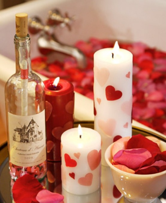 Beautiful And Romantic Candles For Valentine's Day