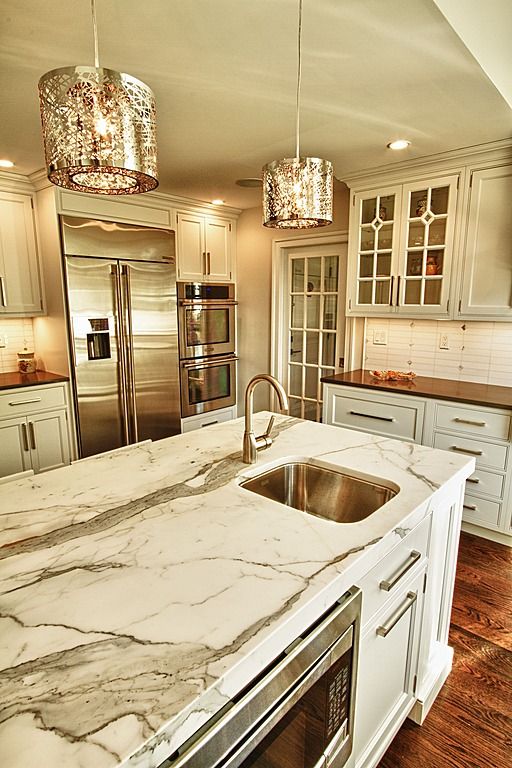 26 Beautiful Glam Kitchen Design Ideas To Try - DigsDigs