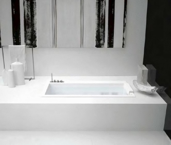 Biblio Minimalist Bathtub