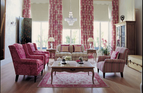 Big Living Room In Warm Shades