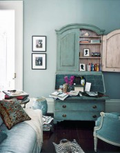 Blue And Green Bright Vintage Living Room