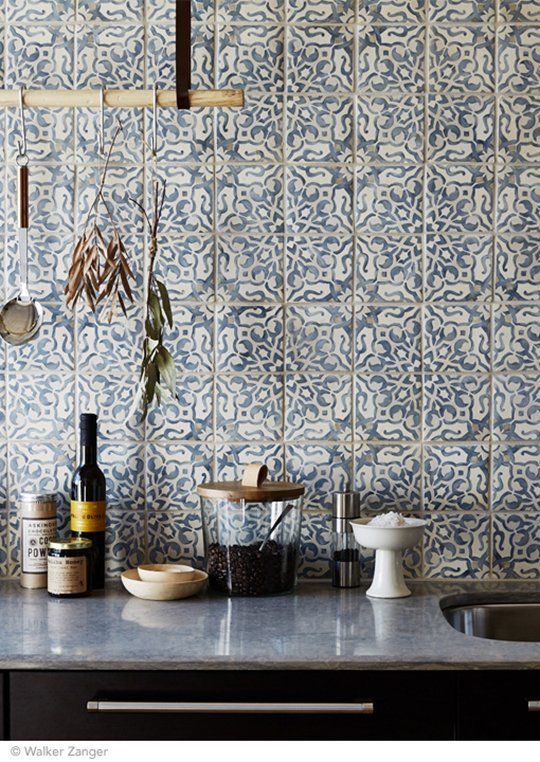 26 Bold Mosaic Kitchen Backsplashes To Get Inspired - DigsDigs