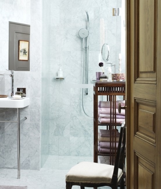 Calm And Cozy Bathroom Design Of Barious Tints Of Marble