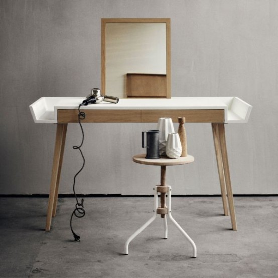 Casual Makeup Table And Desk In One