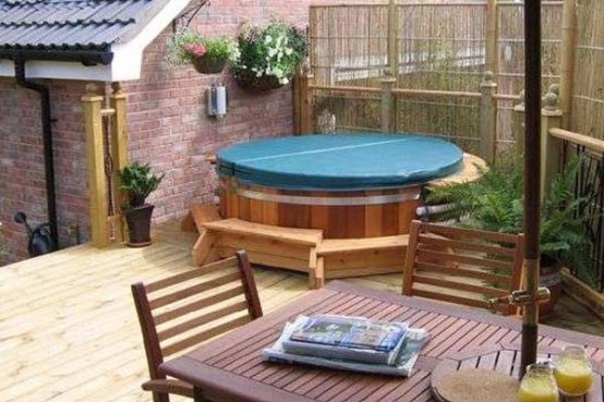 Cedar Outdoor Hot Tubs