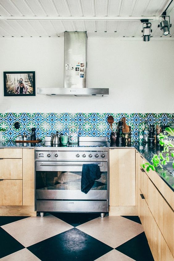 Ceramic Tiles Kitchen Backsplashes That Catch Your Eye