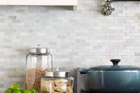 ceramic-tiles-kitchen-backsplashes-that-catch-your-eye-21