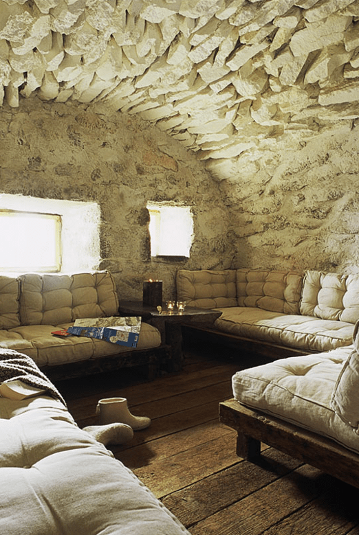 Charming Mountain Retreat Without Electricity Or Telephone