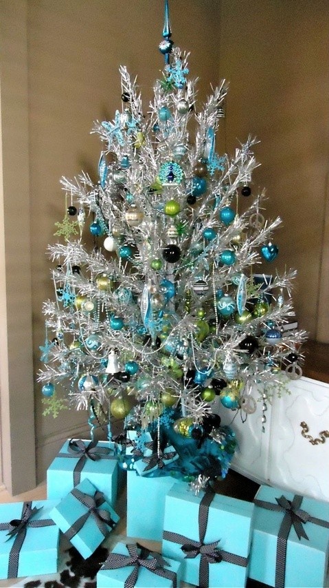 35 Silver And Blue Décor Ideas For Christmas And New Year  DigsDigs