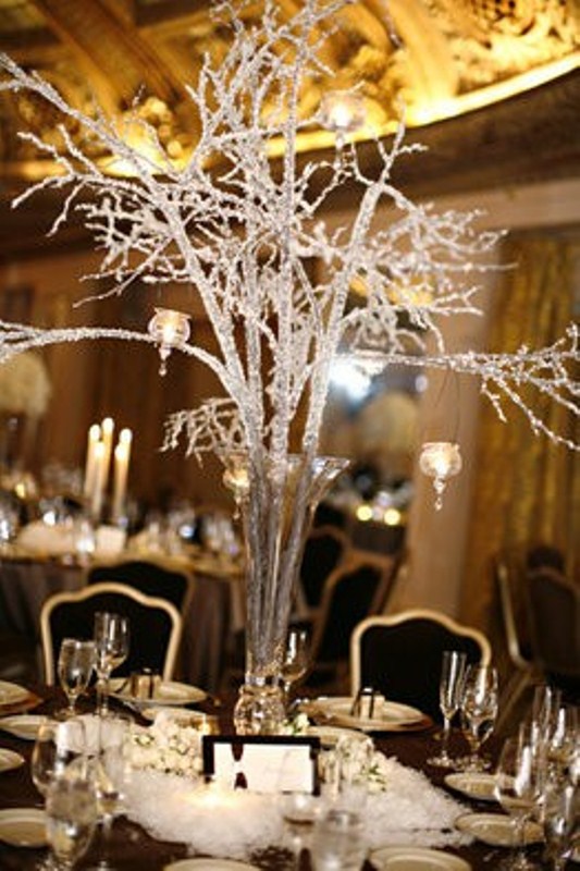 75 Charming Winter Centerpieces - DigsDigs