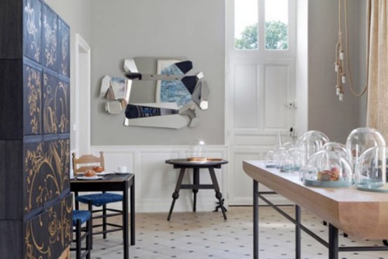 Chateaux De La Resle Antique Castle With Colorful Interiors