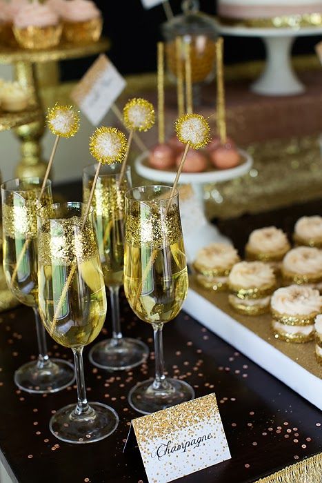 gold glitter glass stirrers and gold glitter cards will make your NYE party fun, bright and cool