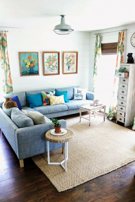 49 Cheerful Summer Living Room Décor Ideas - DigsDigs