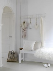 chic-and-cute-feminine-entryway-decor-ideas-19