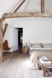 chic-bedroom-designs-with-exposed-wooden-beams-17
