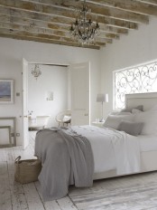 chic-bedroom-designs-with-exposed-wooden-beams-25