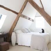 chic-bedroom-designs-with-exposed-wooden-beams-26