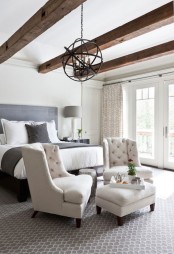 chic-bedroom-designs-with-exposed-wooden-beams-5