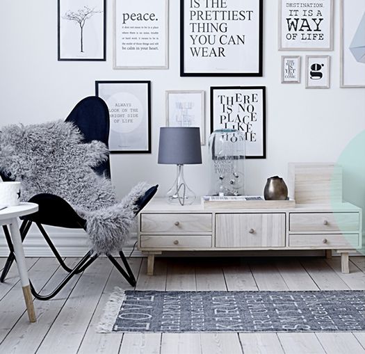 a simpel rug and a faux fur cover on the chair will make your nook very fall-like and welcoming