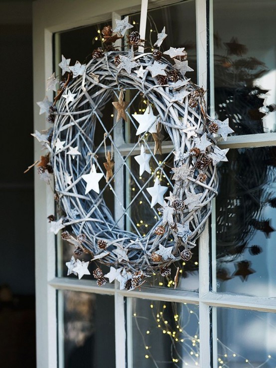 Christmas Decorating With Stars 43 Ideas DigsDigs