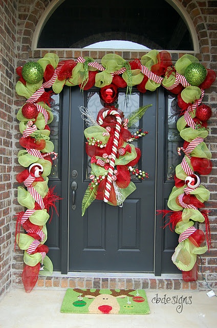 35 Christmas Décor Ideas In Traditional Red And Green - DigsDigs