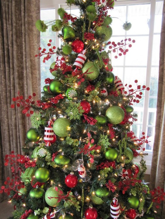 35 Christmas Décor Ideas In Traditional Red And Green 