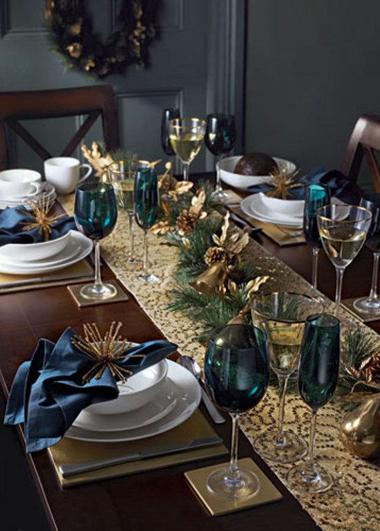 Cool Ideas To Decorate For Christmas In Blue - DigsDigs