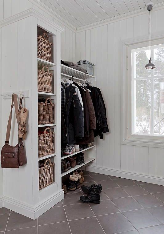 Clever Examples To Organize Your Entryway Easily