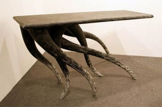 Coffee Table With Dynamic Legs