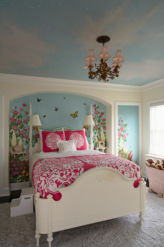 Colorful Bedroom With Mural Butterflies Colorful Bedroom With Mural Butterflies
