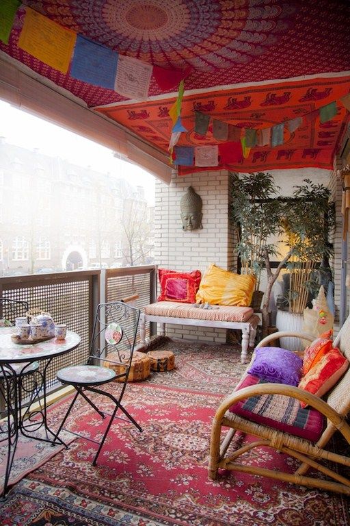 24 Colorful Boho Chic Balcony Décor Ideas - DigsDigs