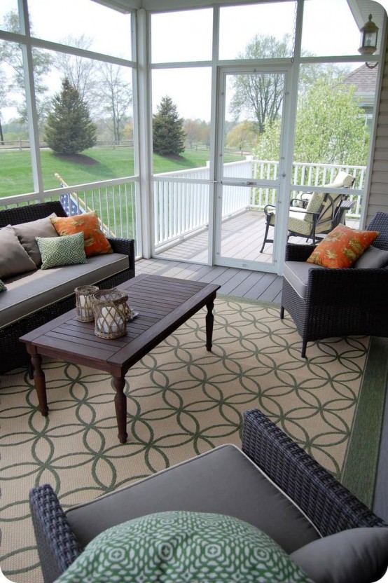 Comfy And Relaxing Screened Patio Design Ideas