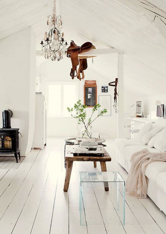Comfy Farmhouse Living Room Designs To Steal In this living room the beadboard ceiling, distressed furniture and vintage decor makes it looks quite unique.