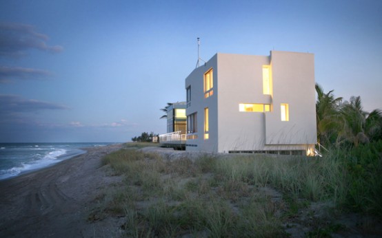 Amazing Contemporary Coastal House With A Rooftop Lap Pool