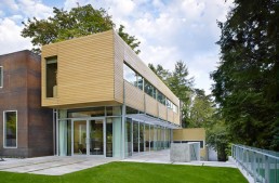 Contemporary House With A Loft Like Space On The Main Floor