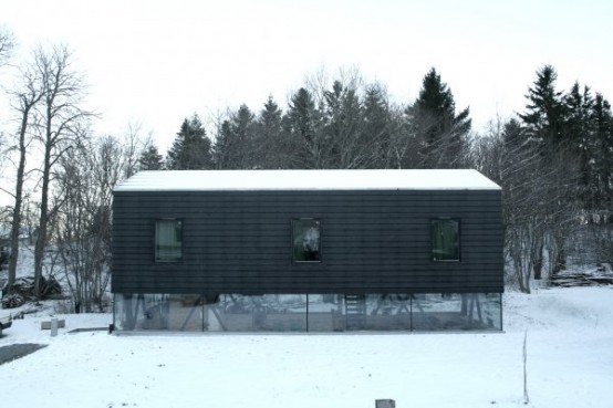 Contemporary House With Fully Glazed First Floor