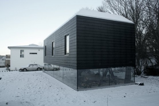 Contemporary House With Fully Glazed First Floor