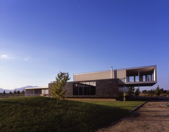 Contemporary Modern Gatica House