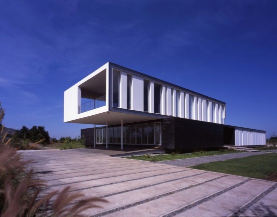 Contemporary Modern Gatica House