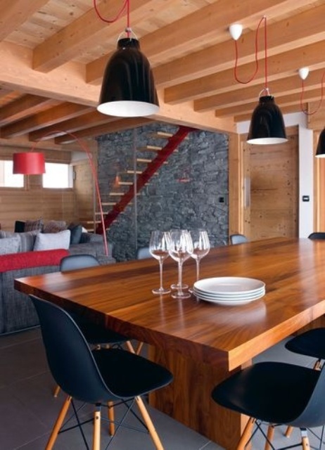 Convenient Chalet Dining Zones