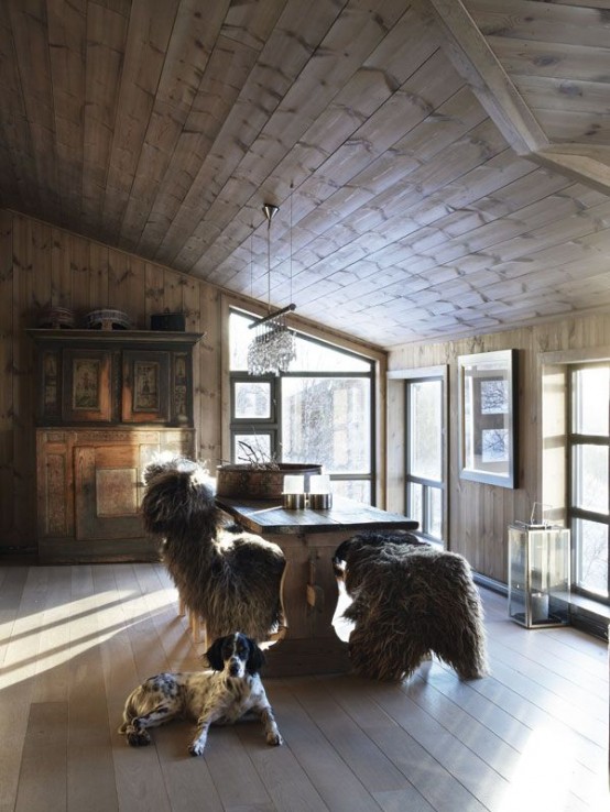 Convenient Chalet Dining Zones