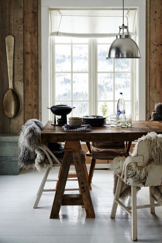 Convenient Chalet Dining Zones