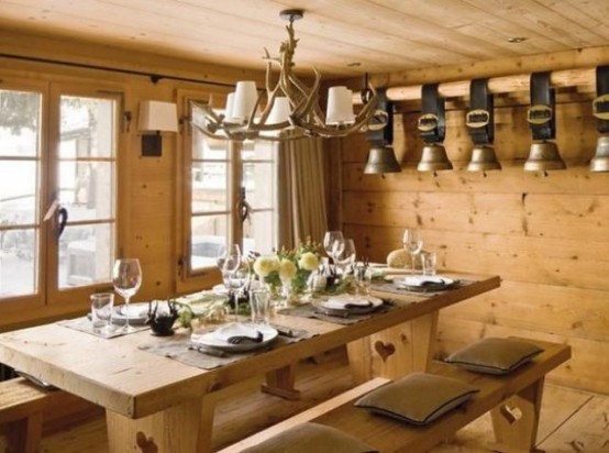 Convenient Chalet Dining Zones