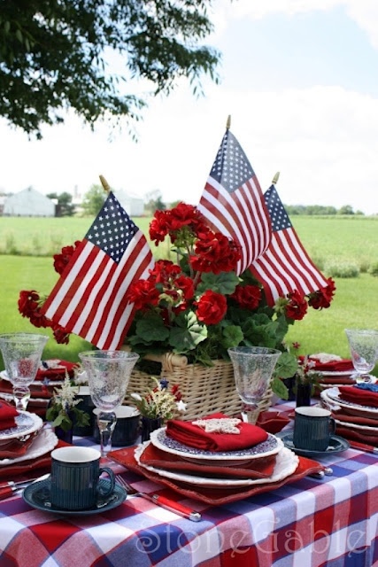 Cool 4th July Centerpieces In National Colors