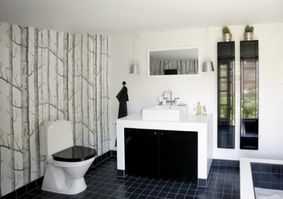 Cool Black And White Bathroom Design With Huge Custom Made Bathtub