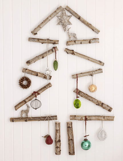 Natural Wall Mount Christmass Tree Natural Wall-Mount Christmass Tree (via delightbydesign)