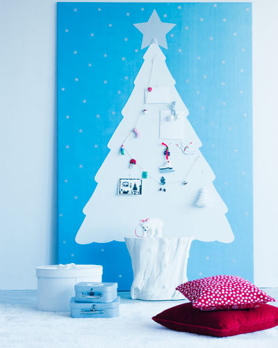 Painted Christmas Tree On Pin Up Board Painted Christmas Tree On Pin-Up Board (via ariadneathome)