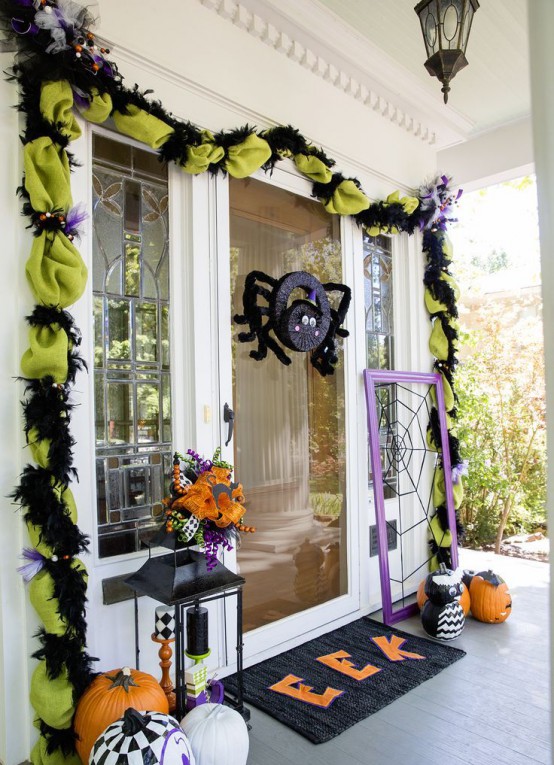 40 Cool Halloween Front Door Decor Ideas - DigsDigs