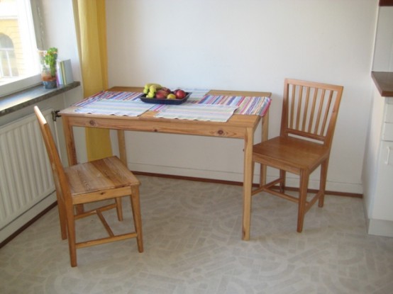 With simple staining you can make the table remind another piece from IKEA - STORNÄS. Although this version is much cheaper.