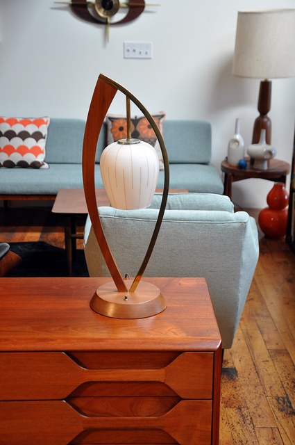 Cool Mid Century Lamps To Make An Accent